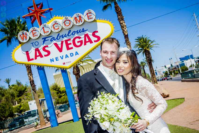 Las Vegas Strip Wedding Photos – Vy + Tim
