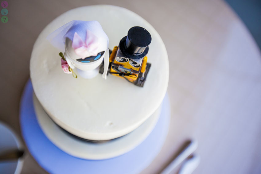 Las Vegas Wedding Cake Cutting – Eating on Your Wedding Day – Tanya + Dave
