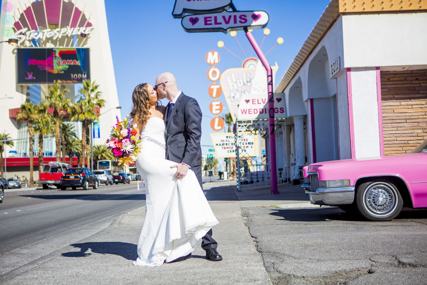 Las Vegas Boulevard Elopement Wedding Pictures | Liz + Brad